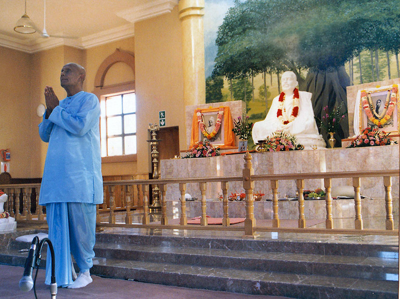 sri-chinmoy-_ramakrishna_temple.jpg